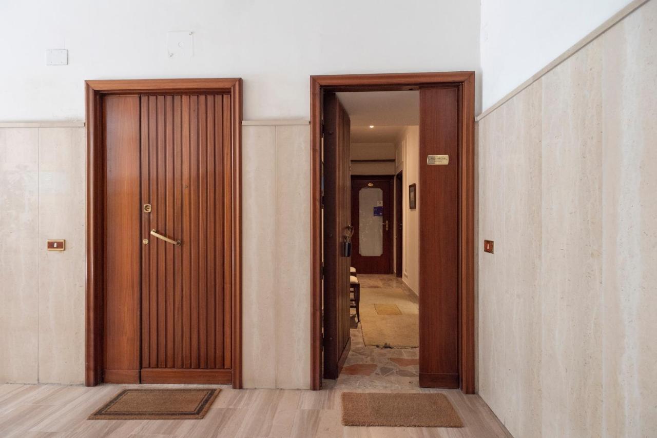 Room 66 Napoli Bagian luar foto